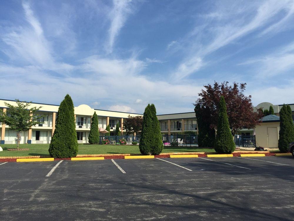 Days Inn By Wyndham Christiansburg Exterior foto