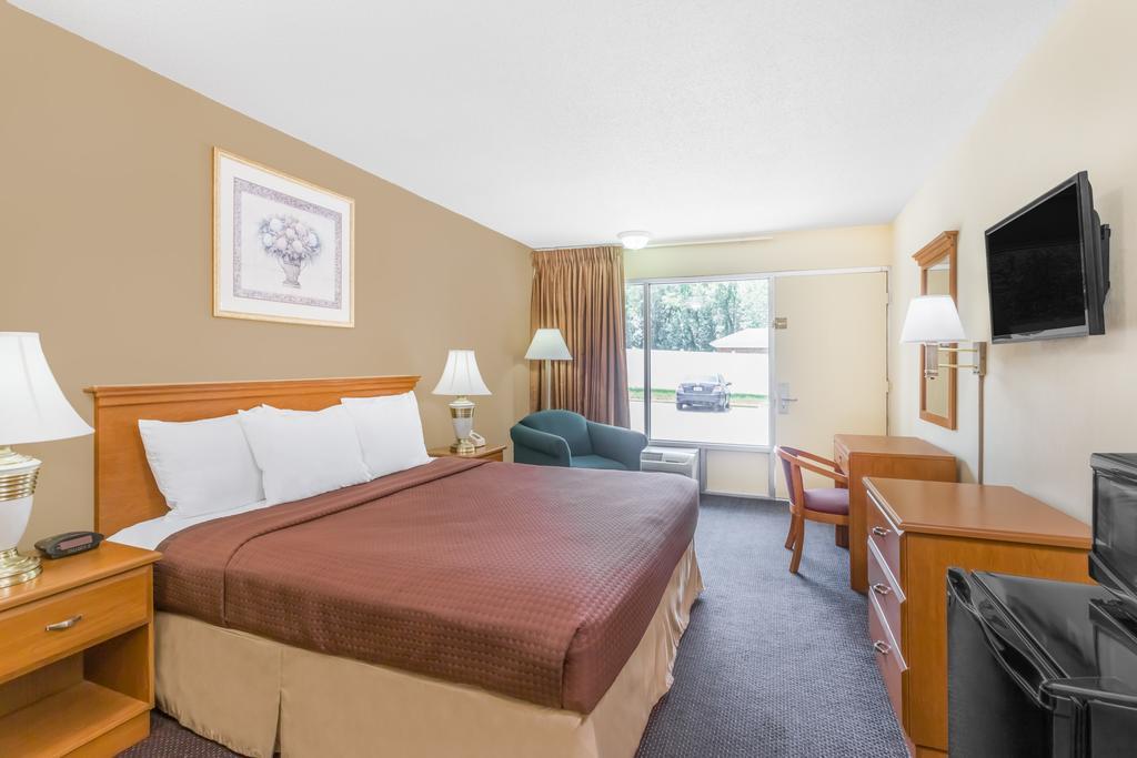 Days Inn By Wyndham Christiansburg Quarto foto