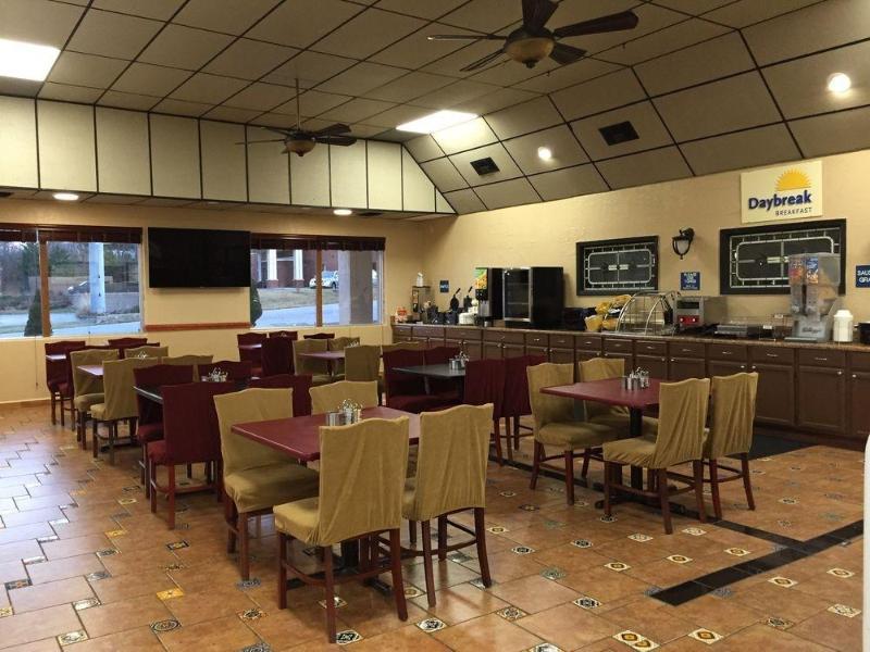 Days Inn By Wyndham Christiansburg Exterior foto