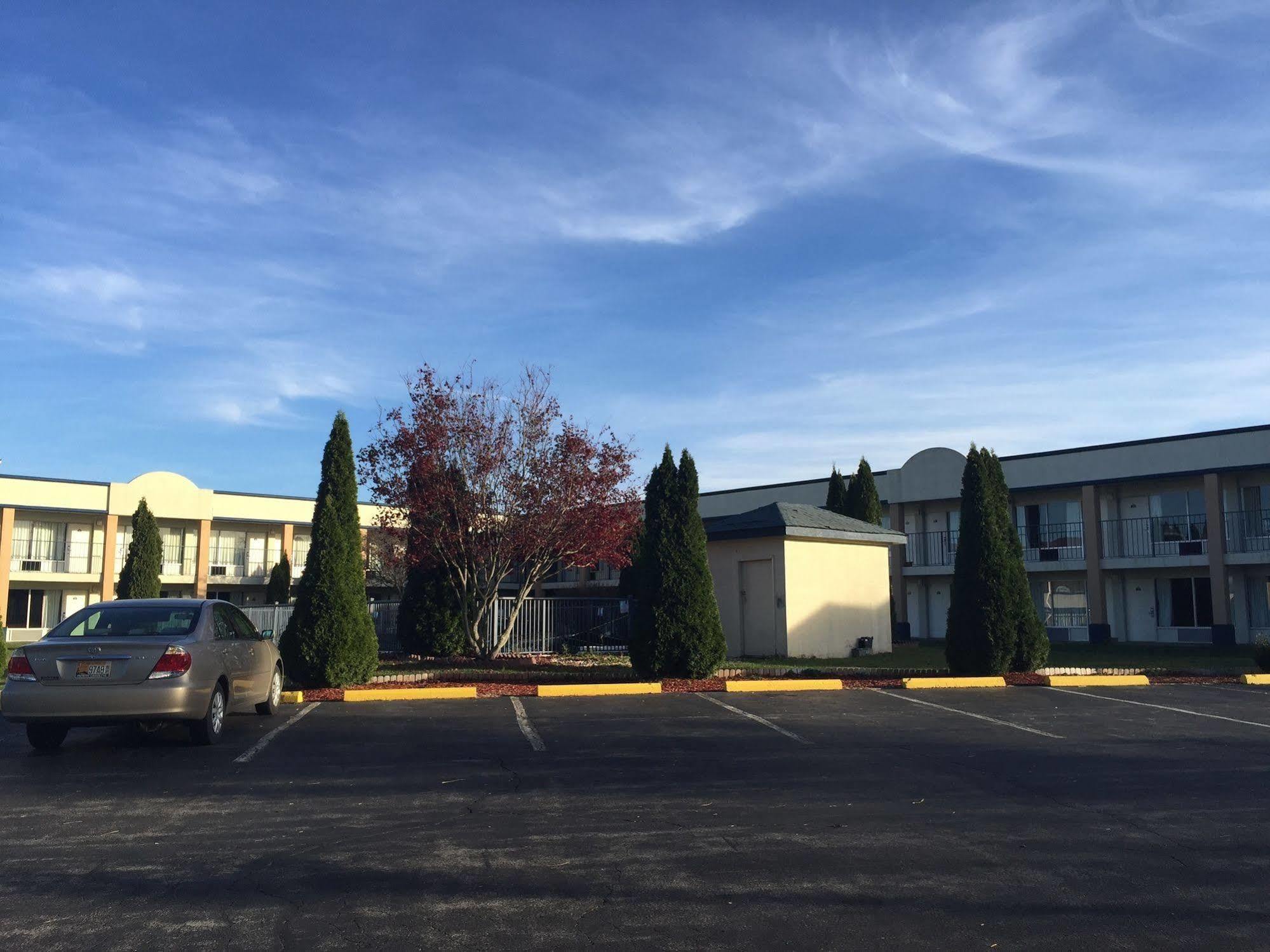 Days Inn By Wyndham Christiansburg Exterior foto