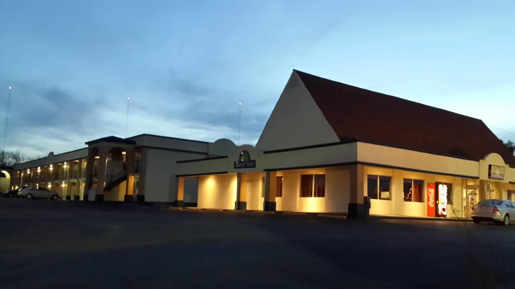 Days Inn By Wyndham Christiansburg Exterior foto